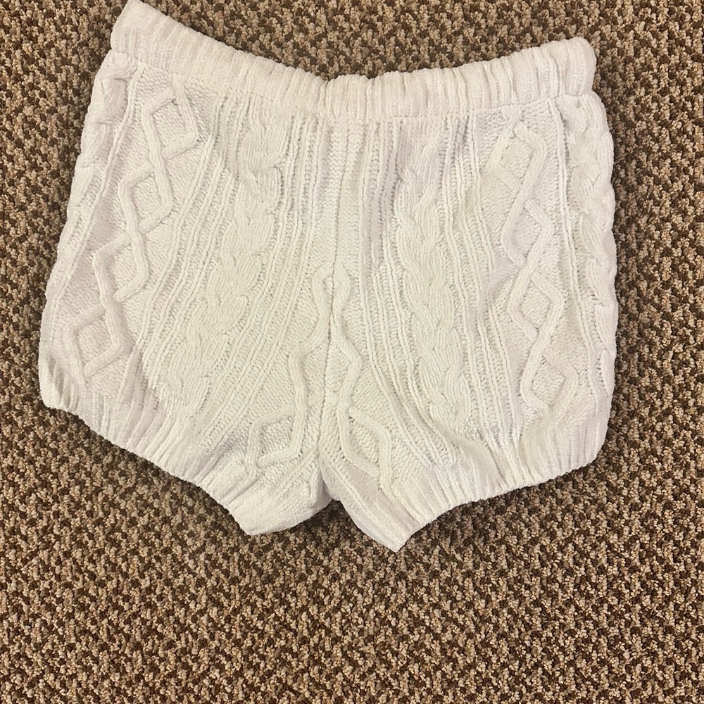 Cozy Cable Knit Chenille Shorts - la Vie en Rose/size M - Picture 2 of 5